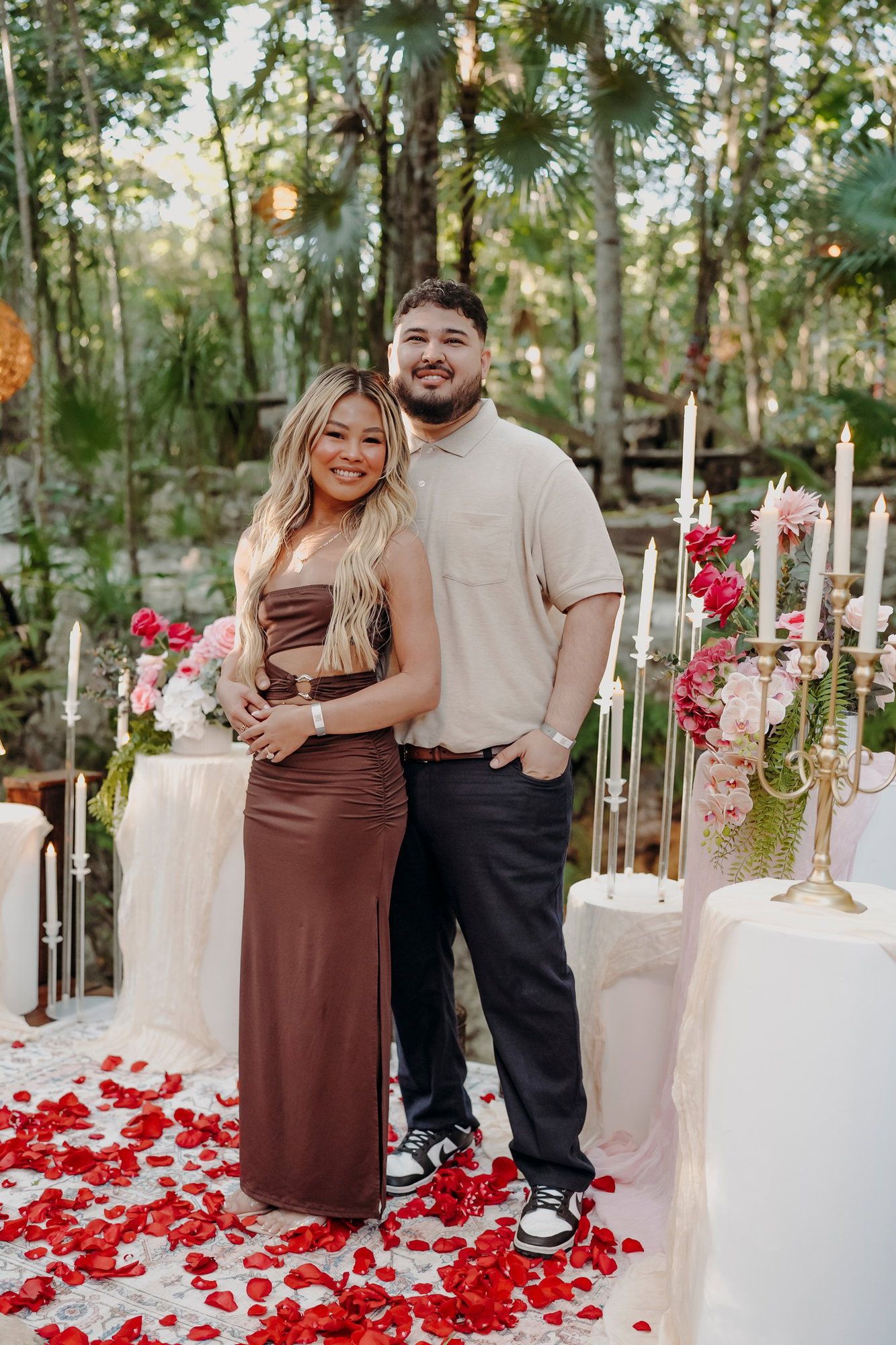 David & Vanessa 🤍
A fully personalized cenote setup—Vanessa’s favorite color: pink. 🌸✨
So magical it felt like a fairytale.
DM us for cenote proposal options.